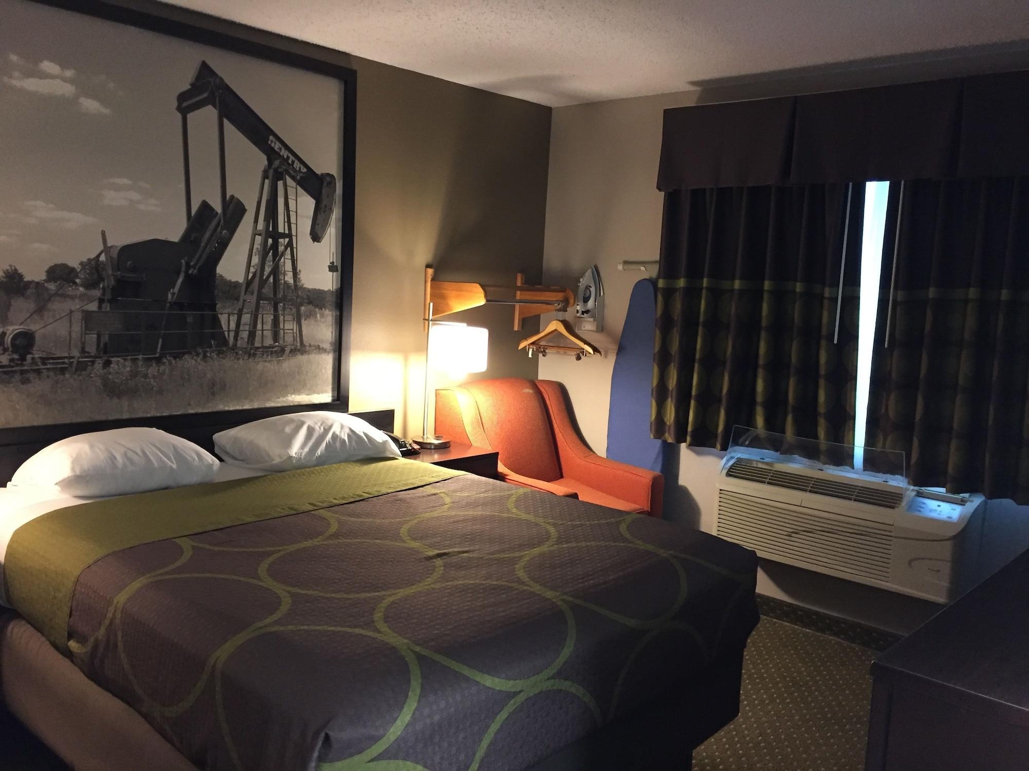 Super 8 By Wyndham Bedford Dfw Airport West Motel Eksteriør billede