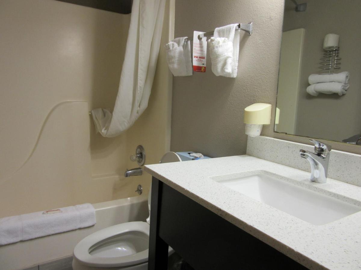 Super 8 By Wyndham Bedford Dfw Airport West Motel Eksteriør billede
